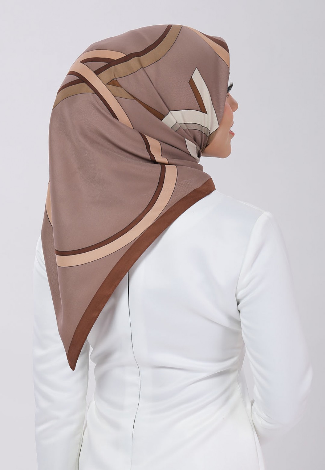 SQ BEIGE MONO PTD 179