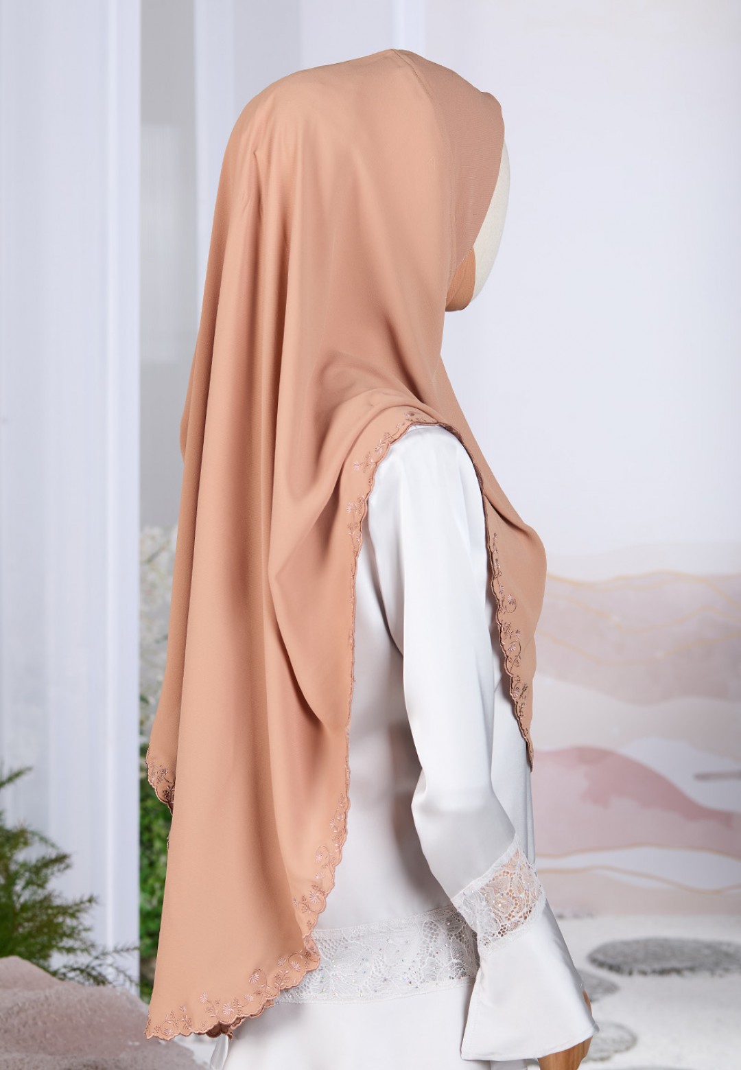 TIARA IRISBLOOM PLAIN EMBROIDERY