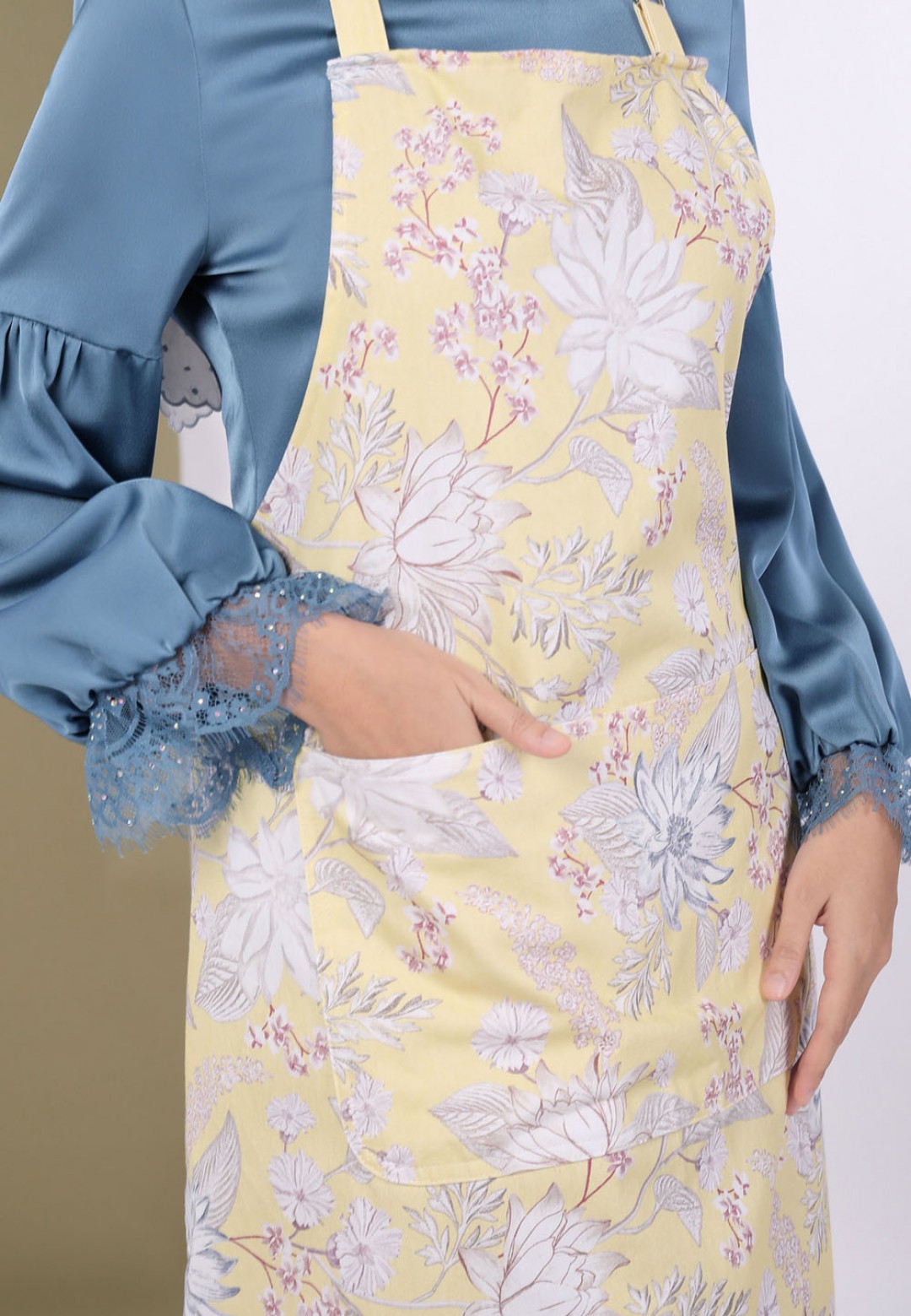 BOTANICAL APRON