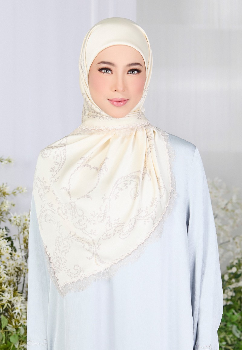SQ ADELLA PRINTED WITH LACE