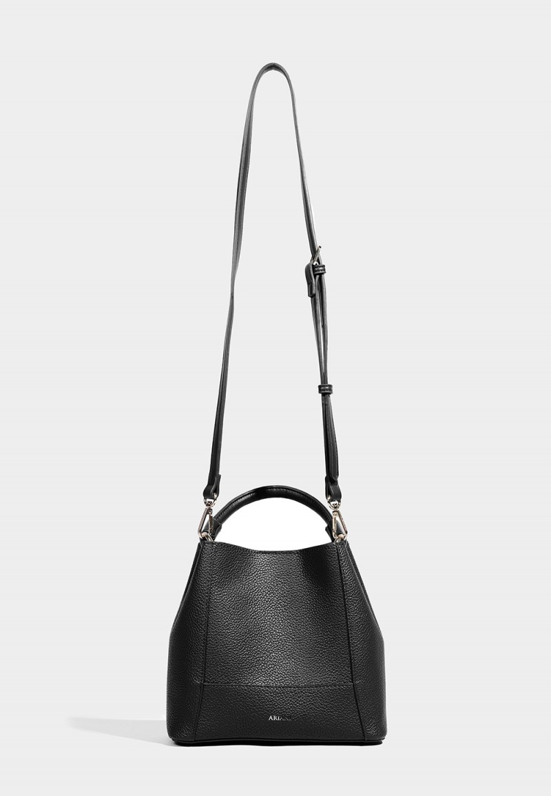 DAKOTA BUCKET BAG