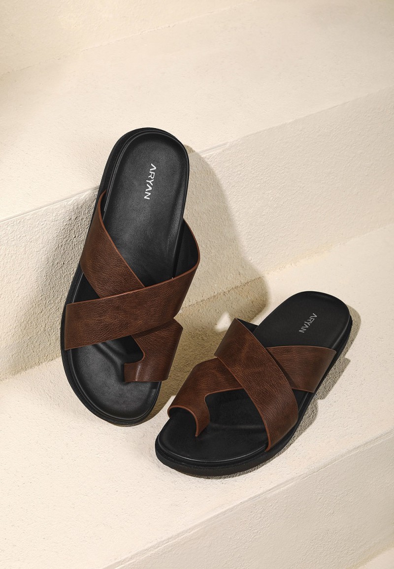 CRISS CROSS TOE SANDALS