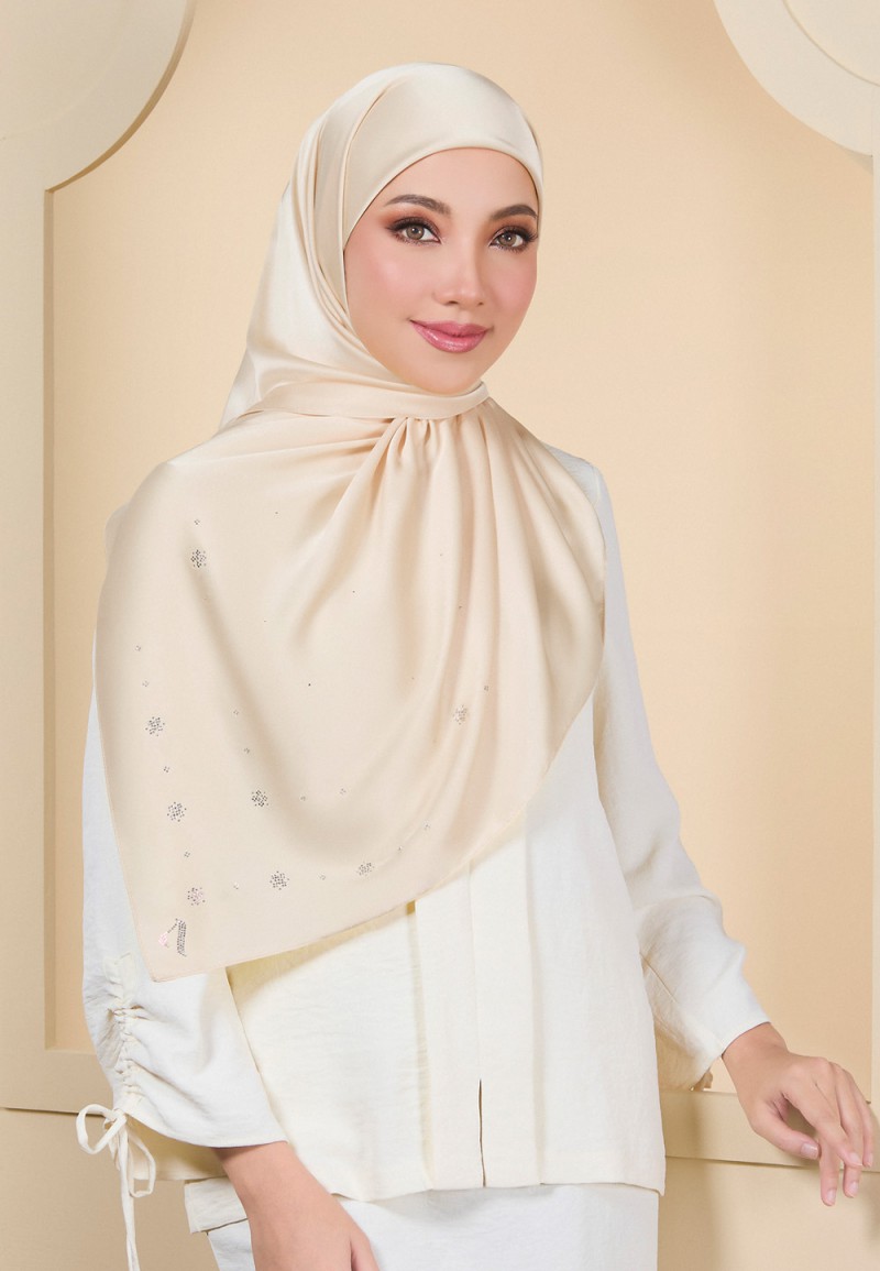 SQ GRACE FAYRA PLAIN DIAMOND
