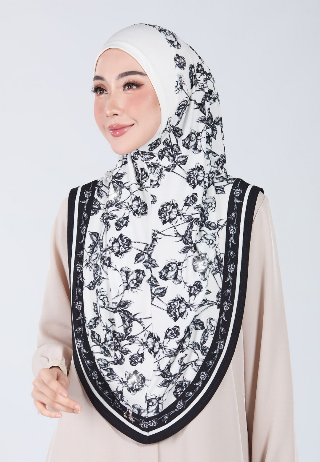 TIARA NISREEN LABUH S/A DIAMOND