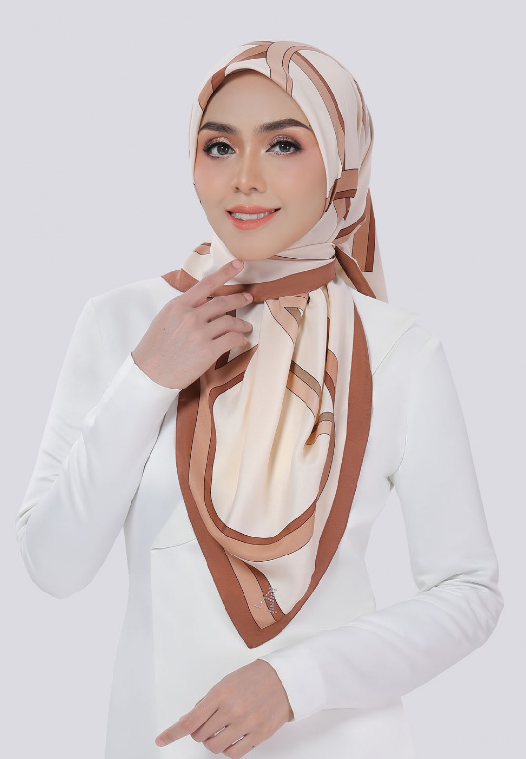 SQ BEIGE MONO PTD 179