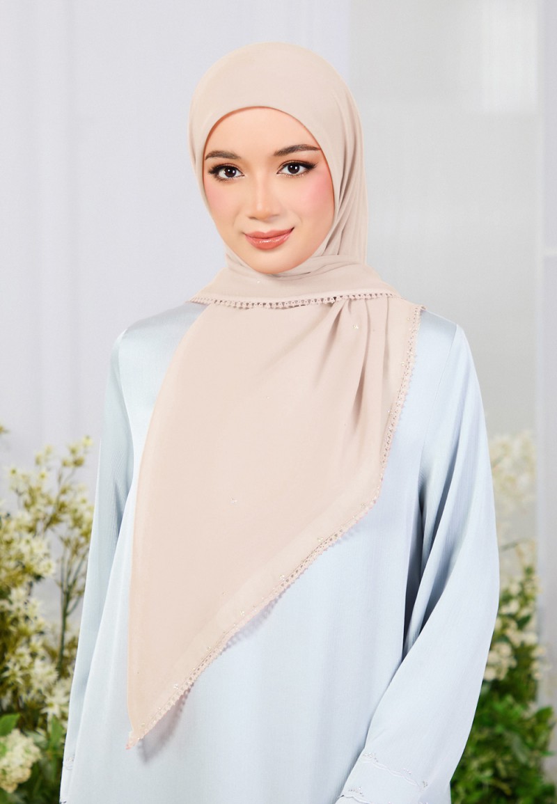 SQ ELVA BLUME VOILE LACE DIAMOND