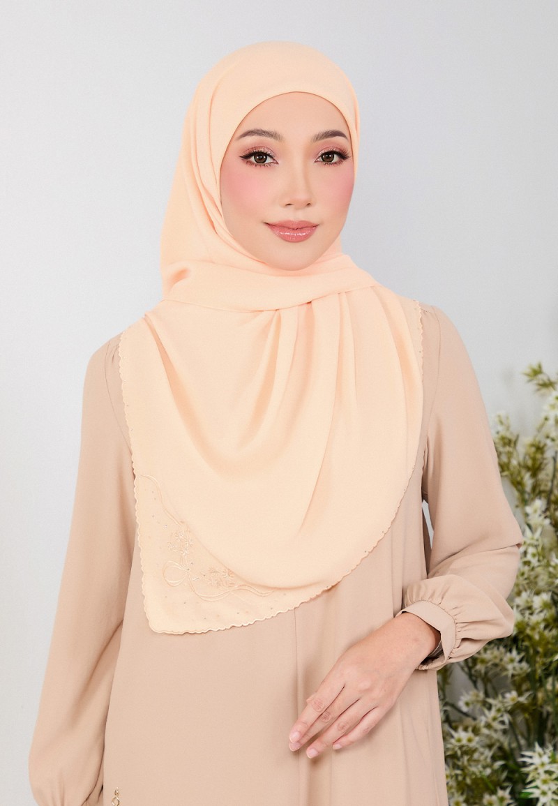 SQ FLUERITH PLAIN EMBROIDERY DIAMOND
