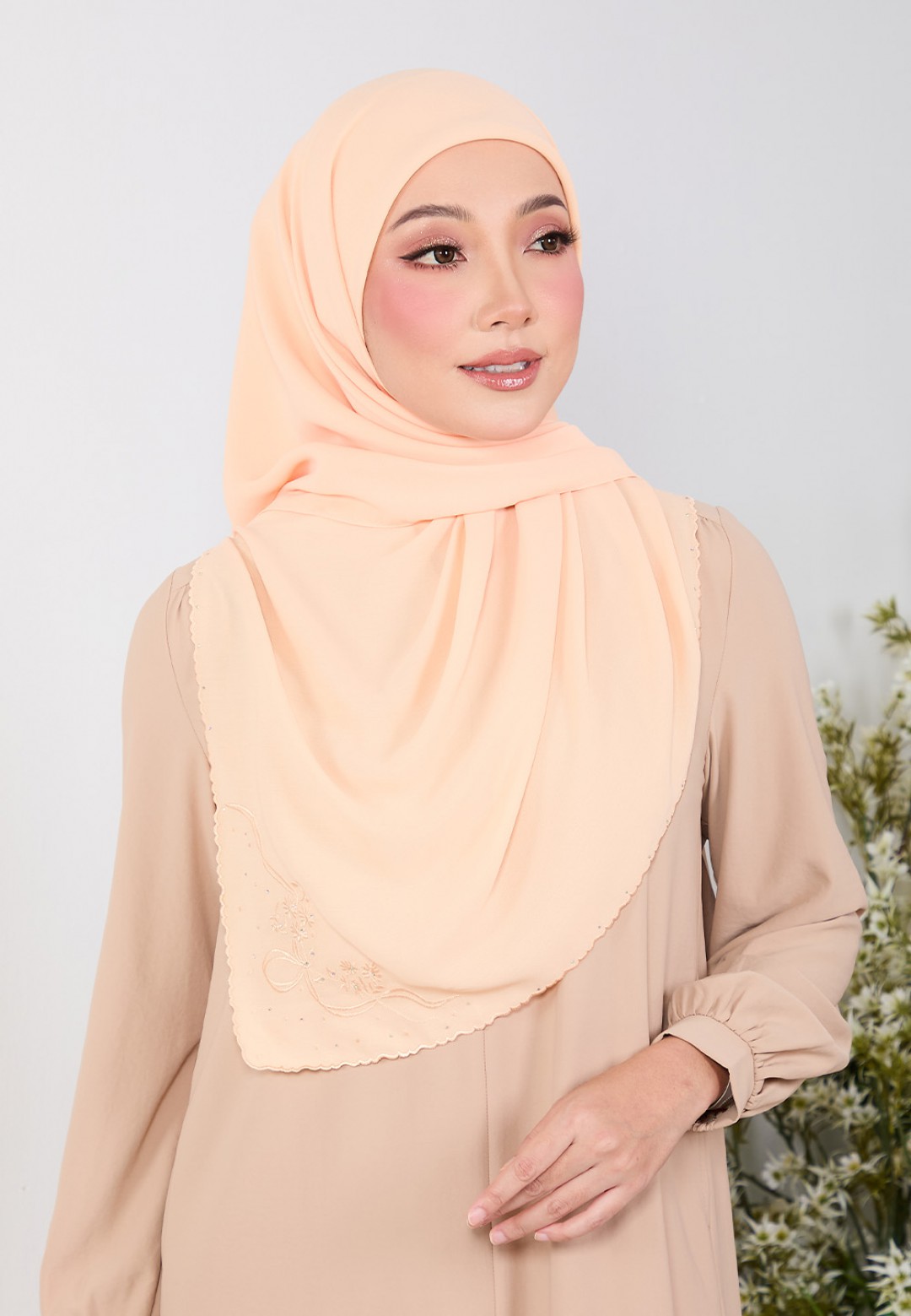 SQ FLUERITH PLAIN EMBROIDERY DIAMOND