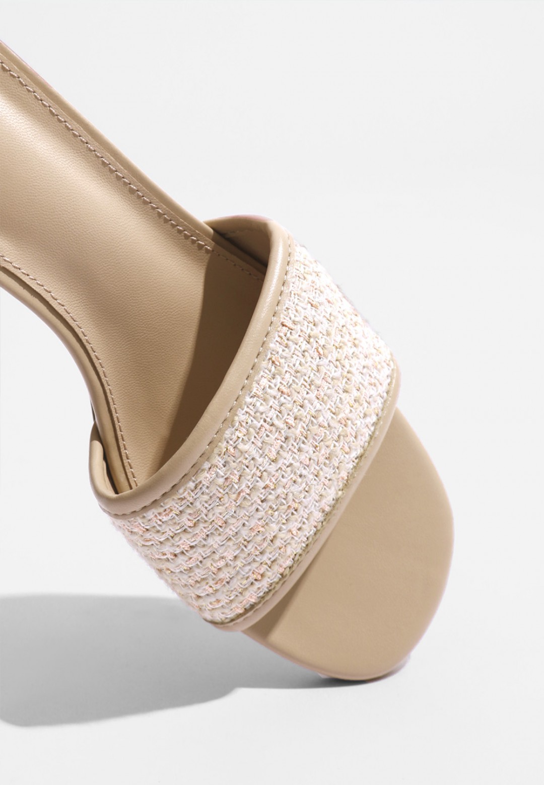 NISA SANDALS