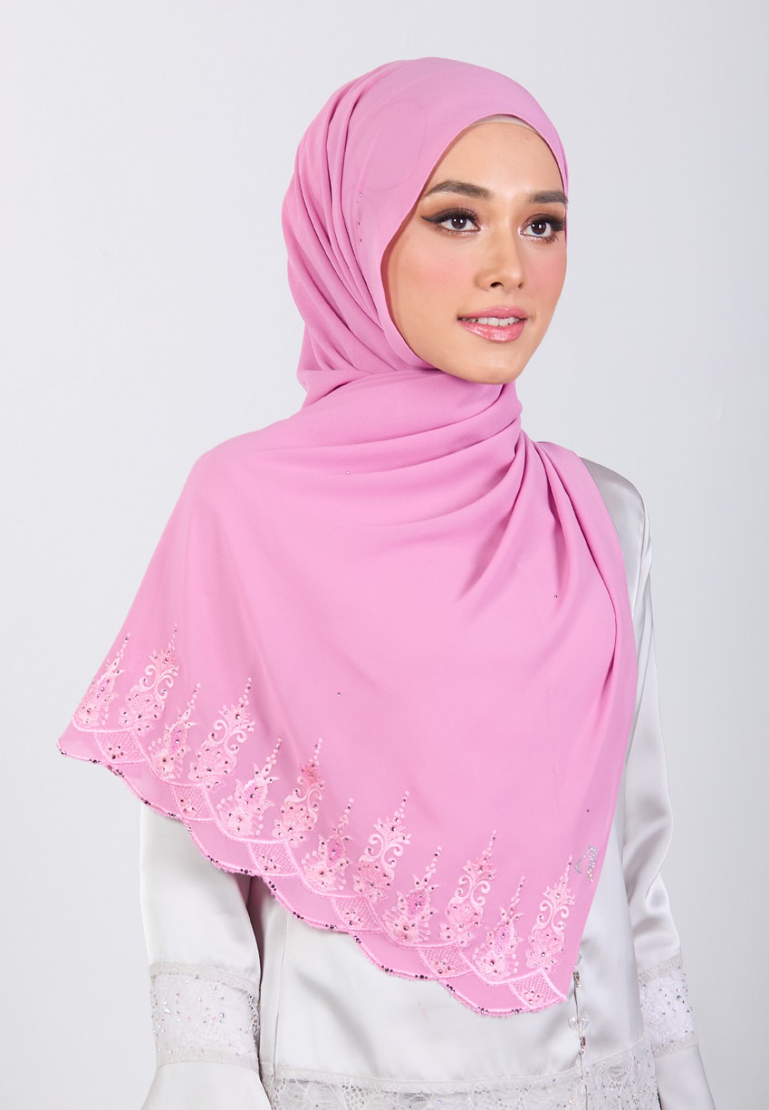 SHAWL NABIELAH PLAIN EMBROIDERY DIAMOND