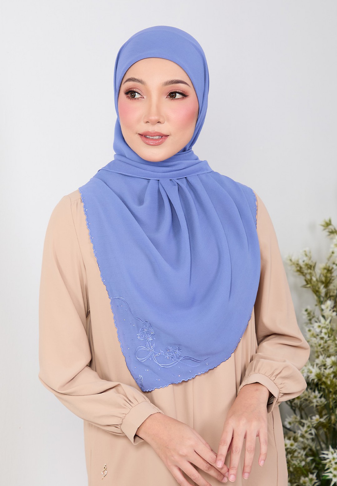 SQ FLUERITH PLAIN EMBROIDERY DIAMOND