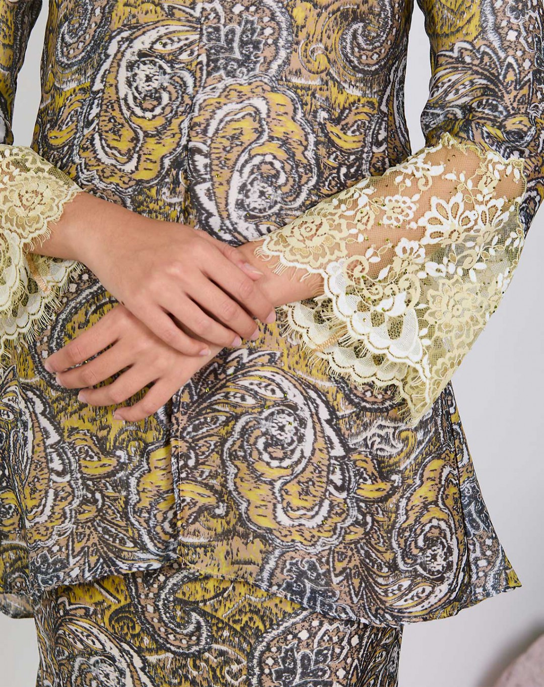 DIZHAR BAJU KURUNG