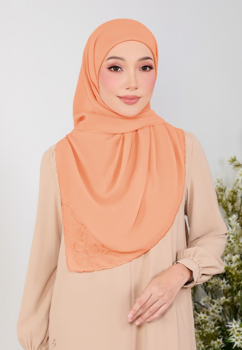 SQ FLUERITH PLAIN EMBROIDERY DIAMOND