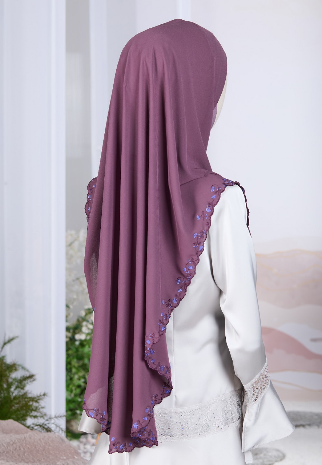 TIARA IRISBLOOM PLAIN EMBROIDERY