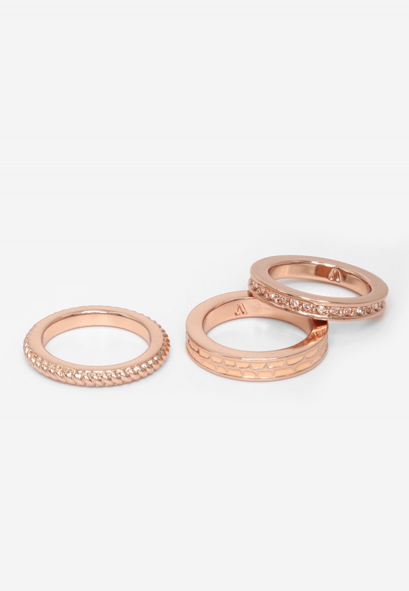 DAINTY SET RING