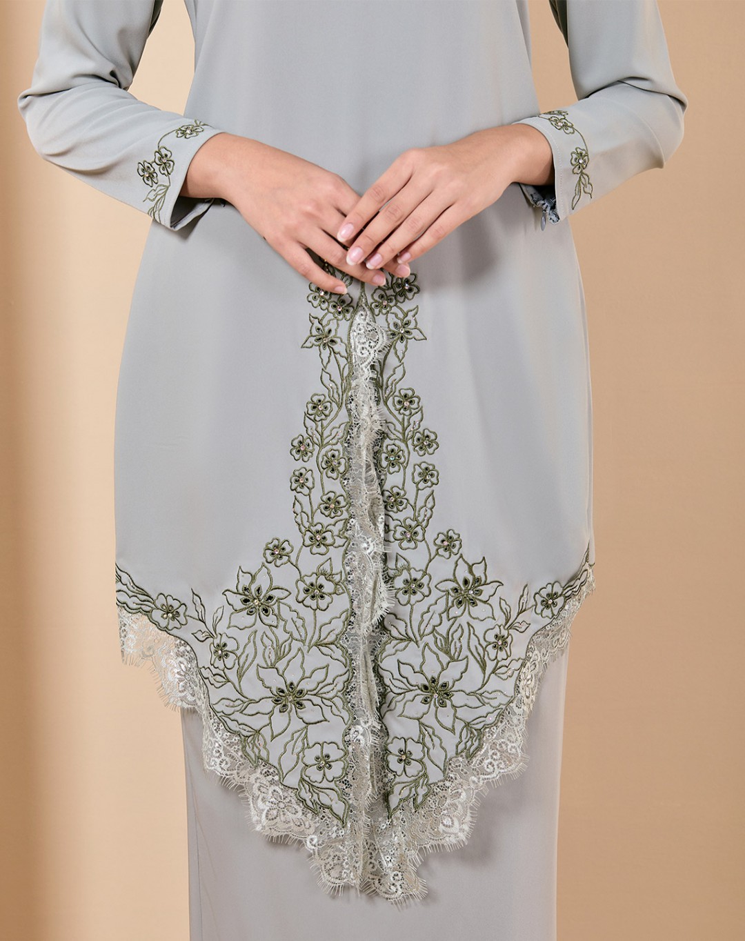 EDITA BAJU KURUNG