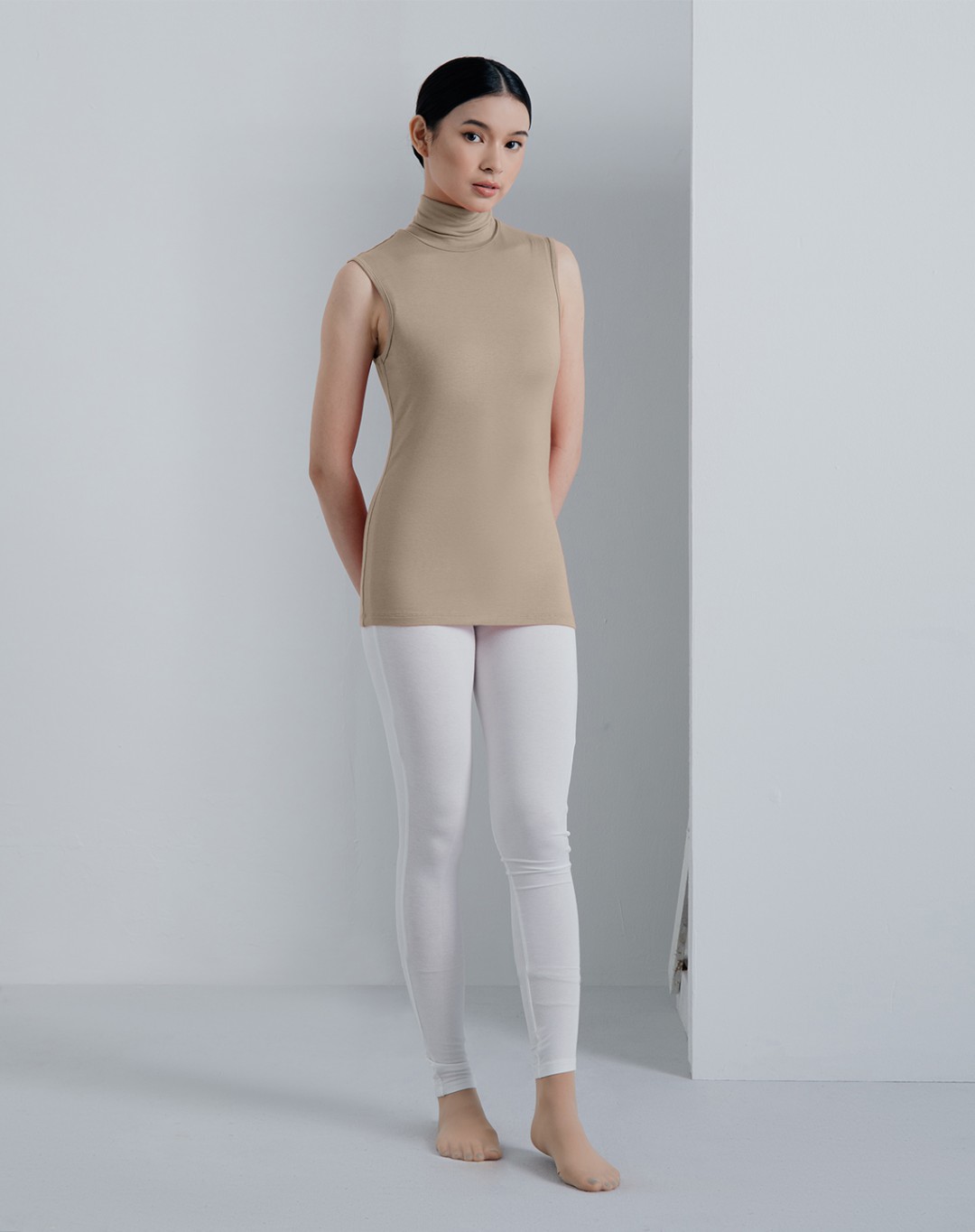 ELORA SLEEVELESS TURTLENECK INNER