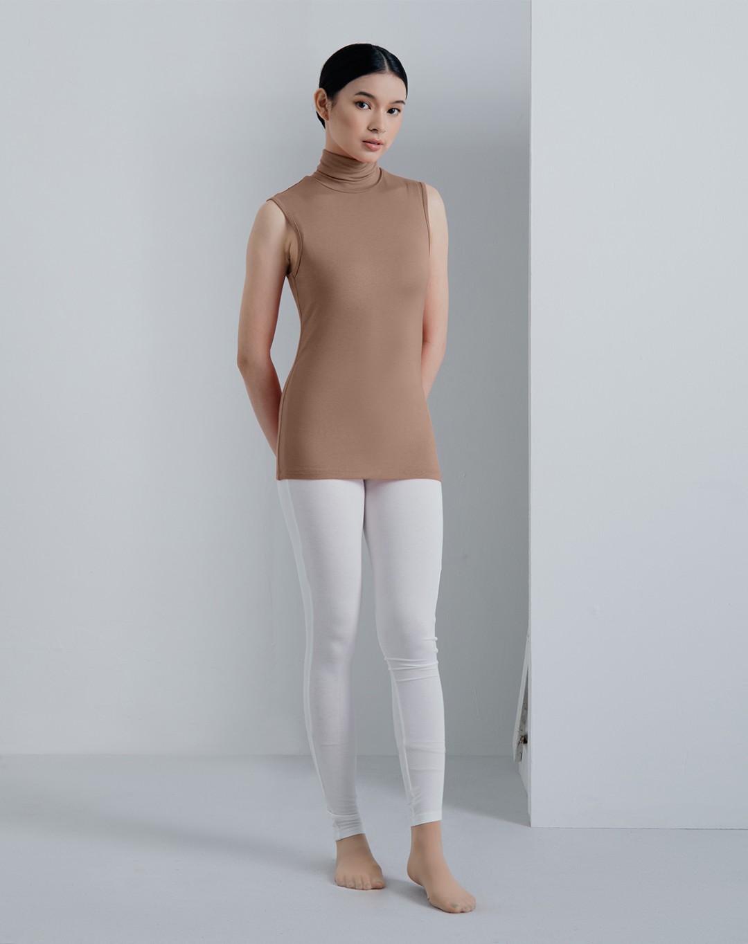 ELORA SLEEVELESS TURTLENECK INNER