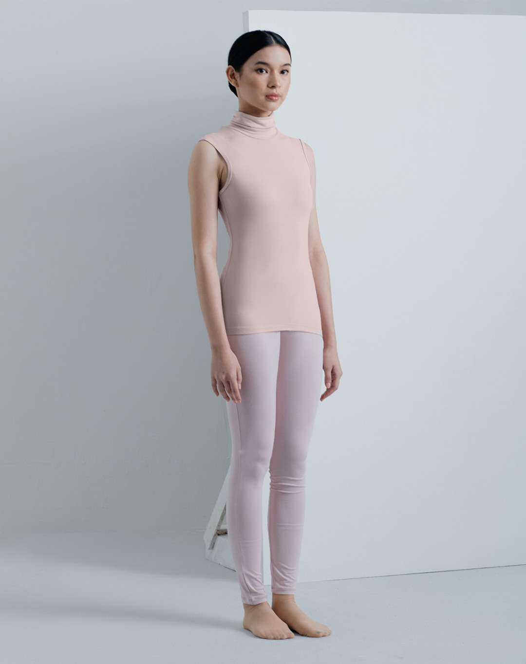 ELORA SLEEVELESS TURTLENECK INNER