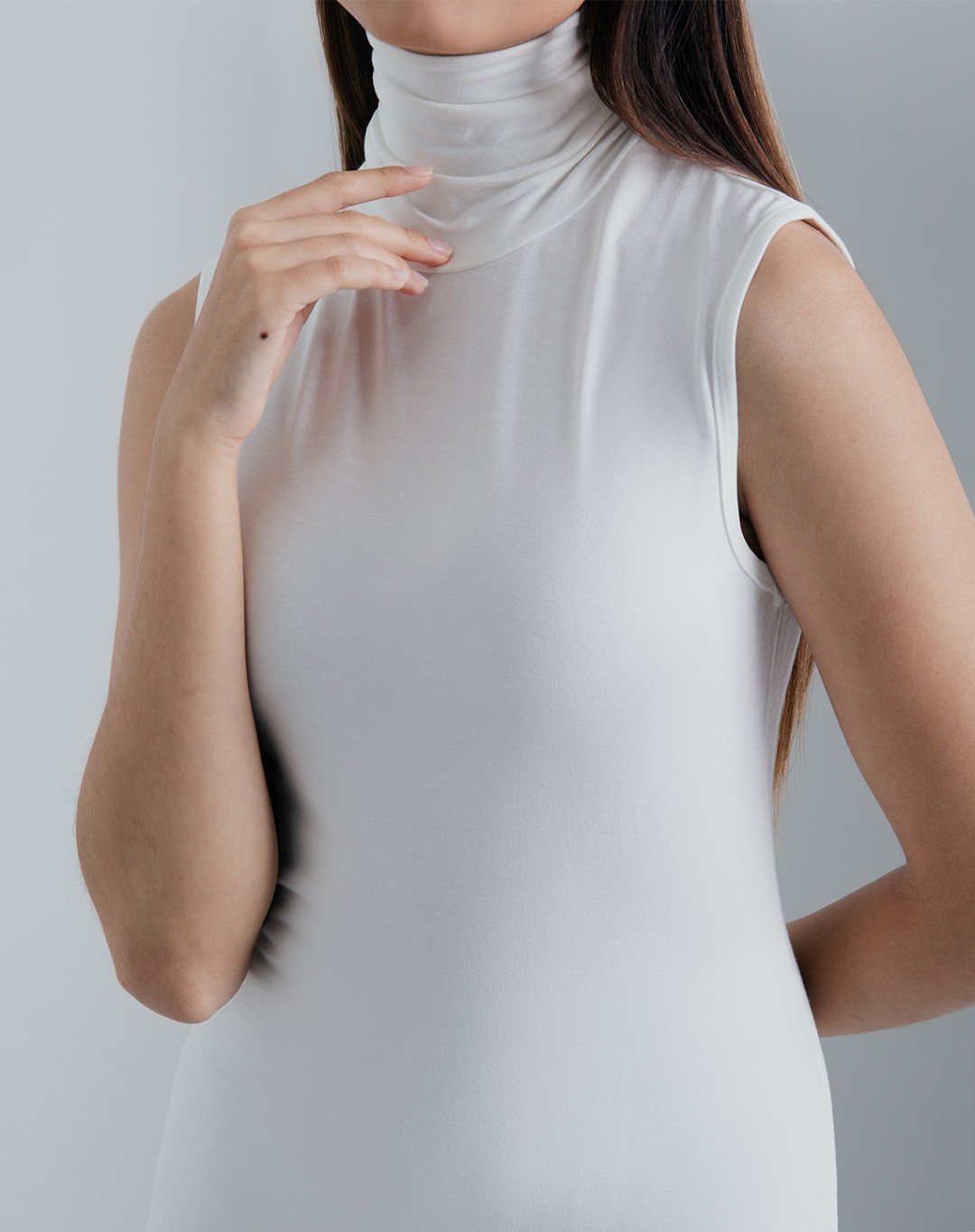 ELORA SLEEVELESS TURTLENECK INNER