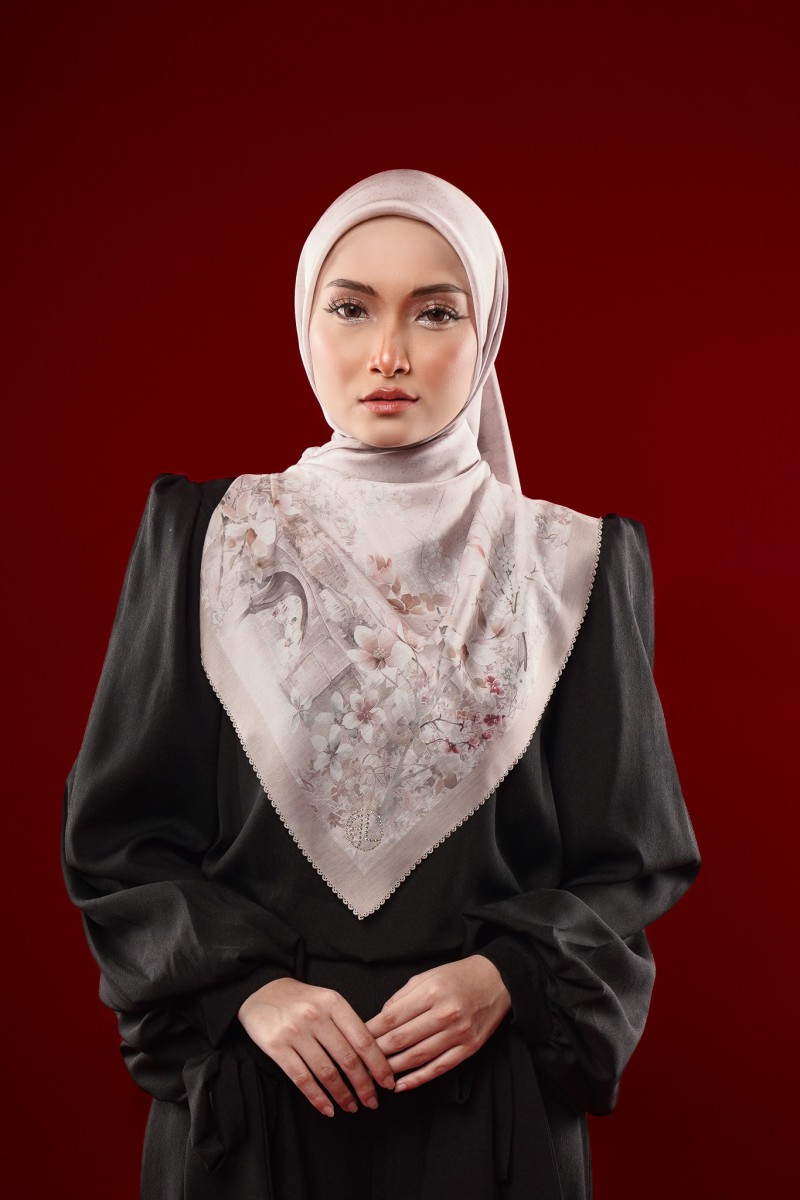 SQ EMIRA VOILE PTD LASERCUT 189