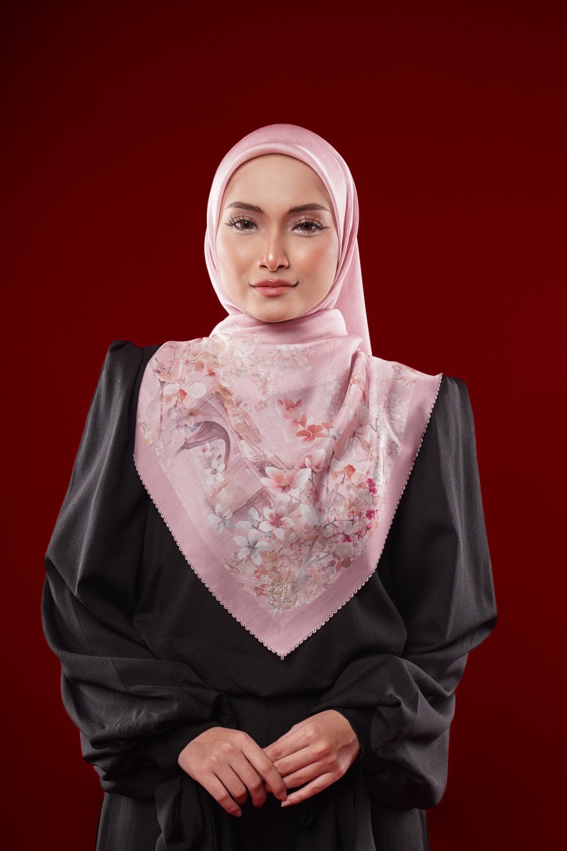 SQ EMIRA VOILE PTD LASERCUT 189