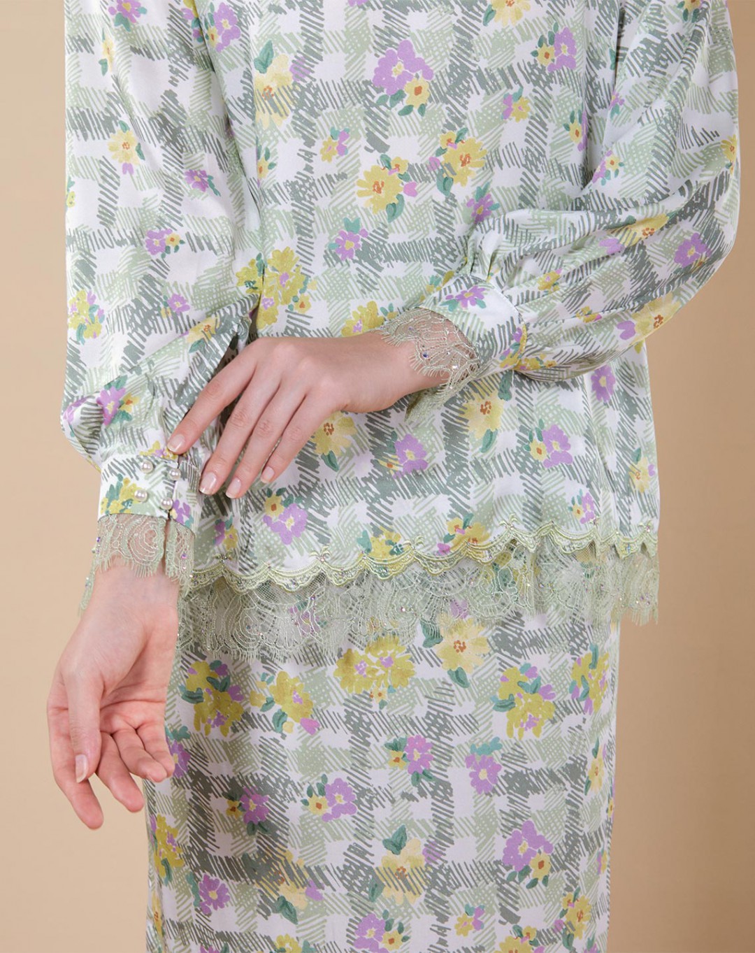 EVALIA BAJU KURUNG