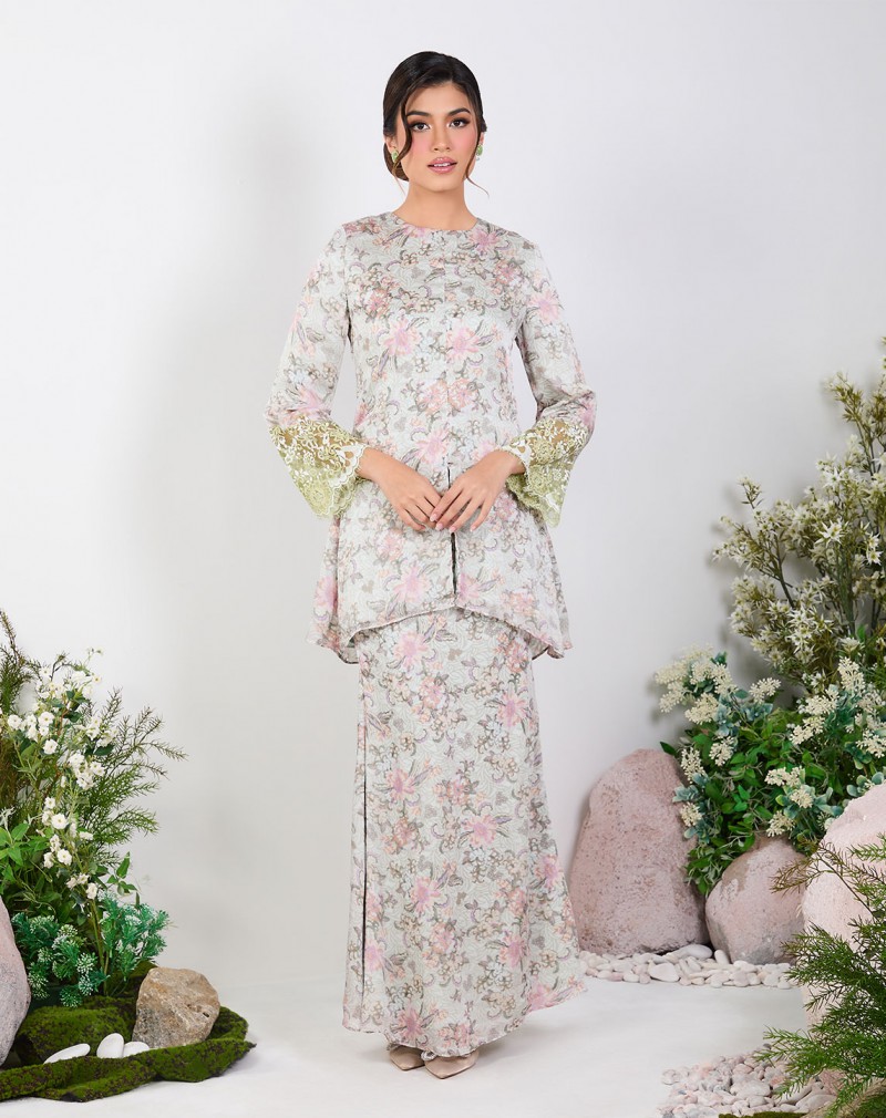 FELLA BAJU KURUNG