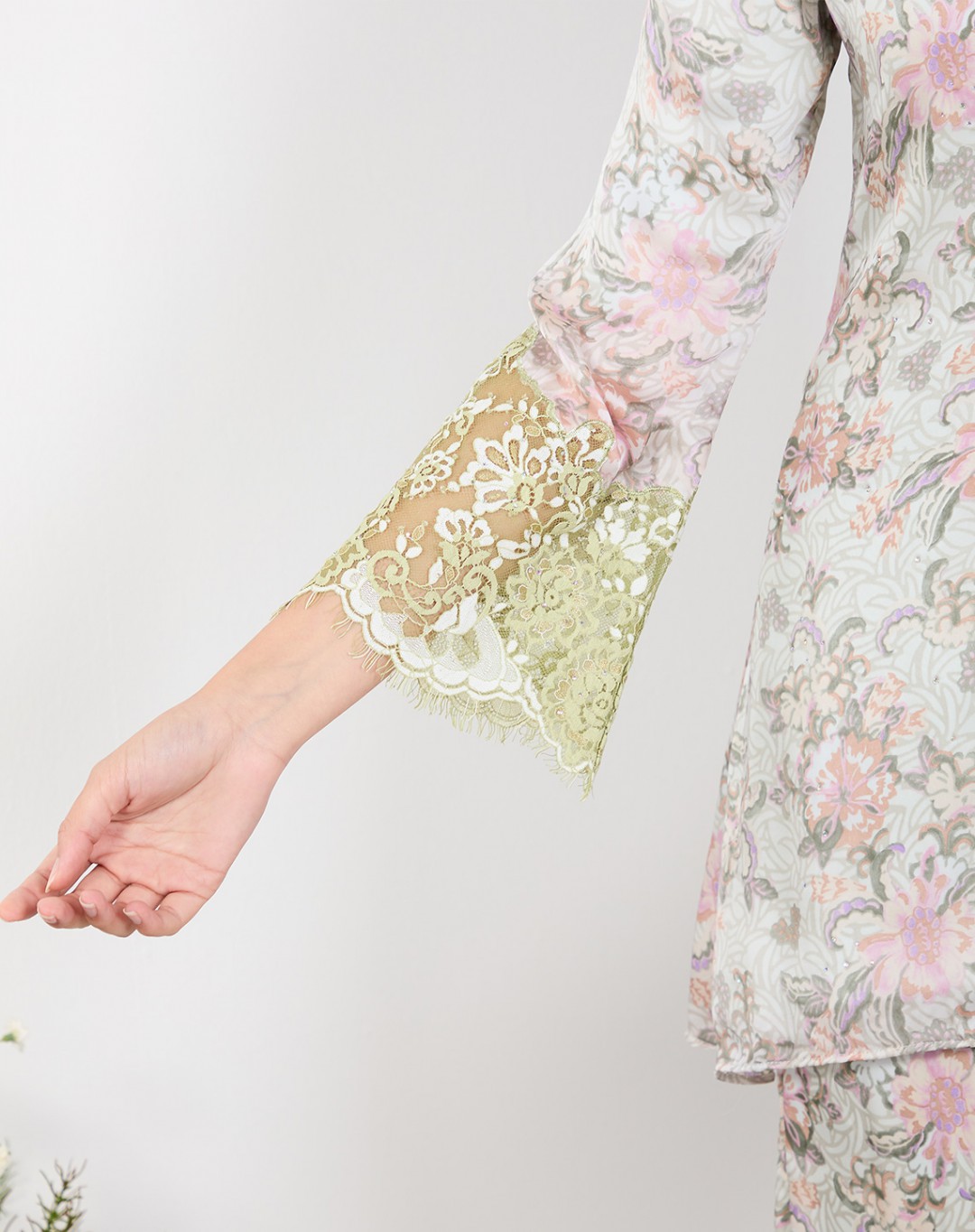 FELLA BAJU KURUNG