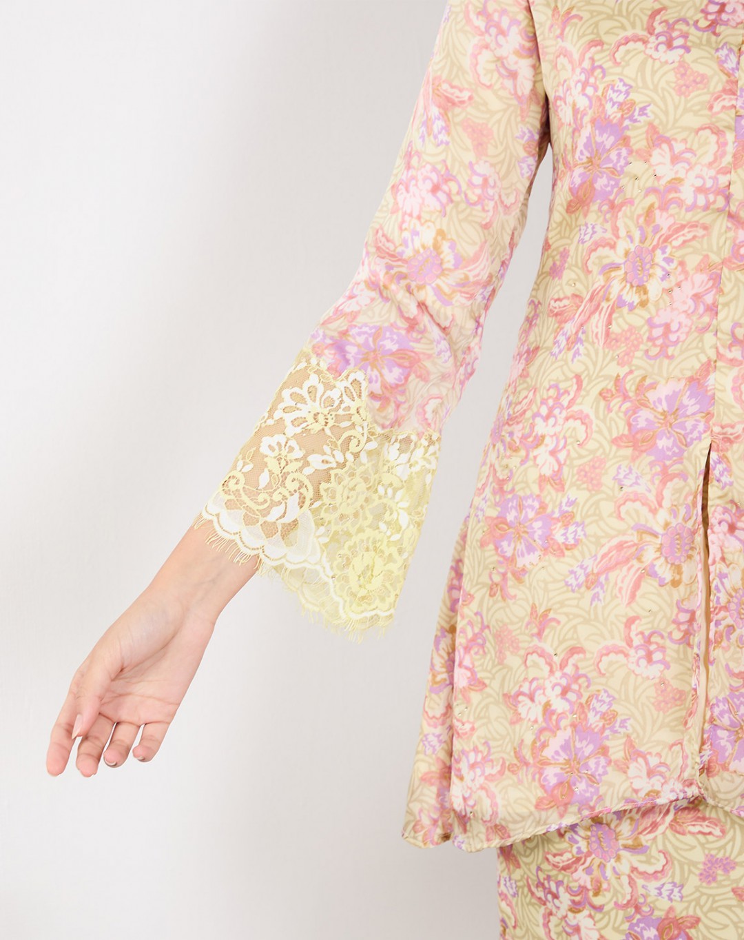FELLA BAJU KURUNG