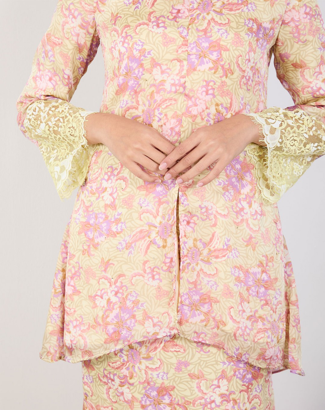FELLA BAJU KURUNG