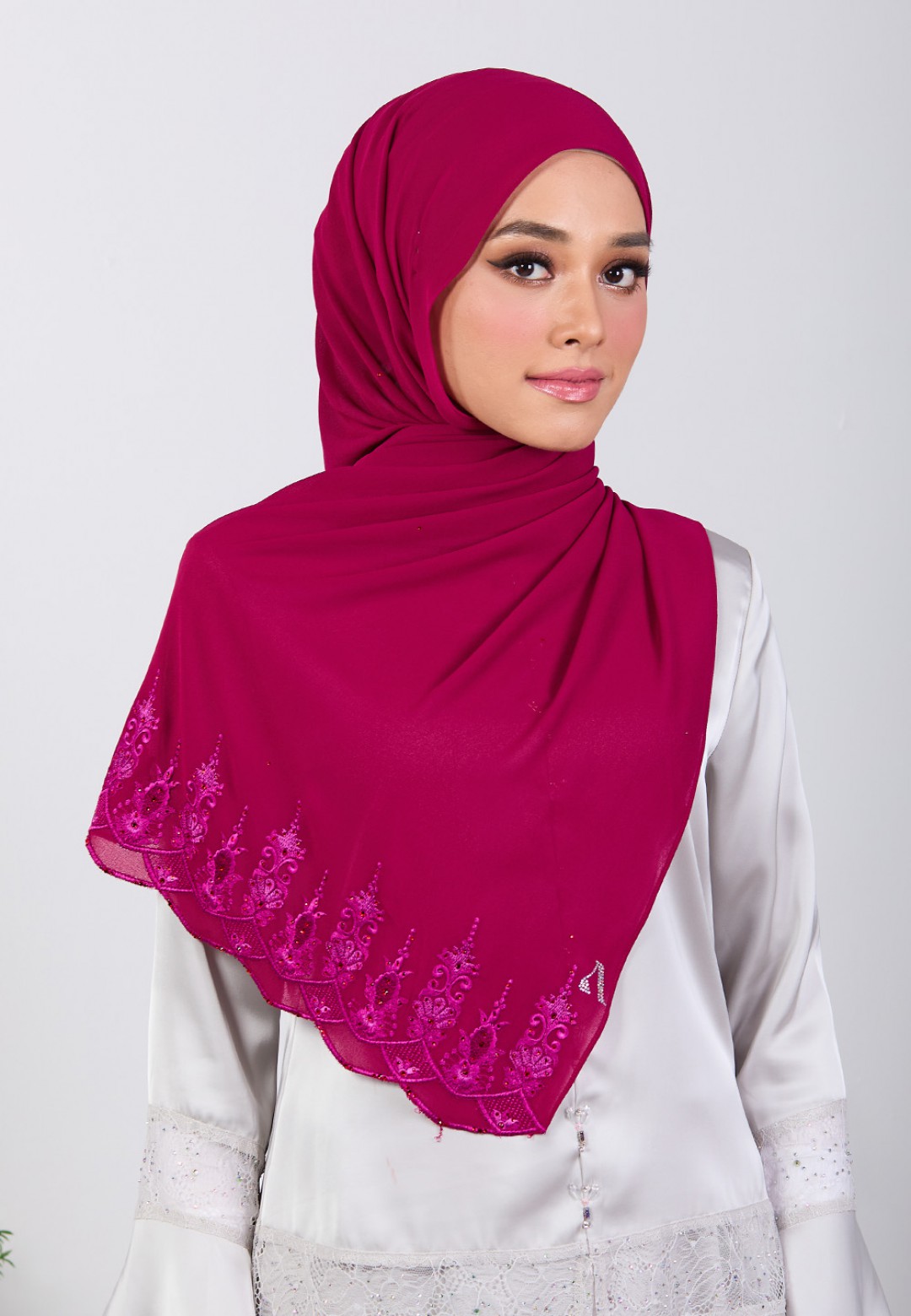 SHAWL NABIELAH PLAIN EMBROIDERY DIAMOND