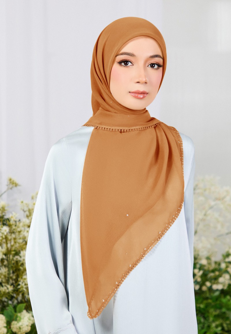SQ ELVA BLUME VOILE LACE DIAMOND