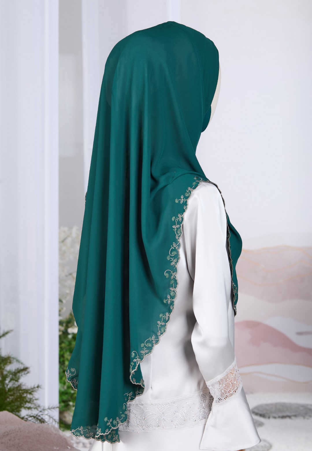 TIARA IRISBLOOM PLAIN EMBROIDERY