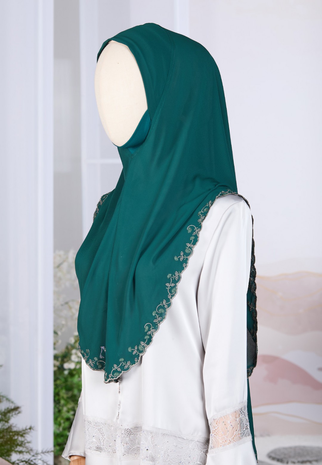 TIARA IRISBLOOM PLAIN EMBROIDERY