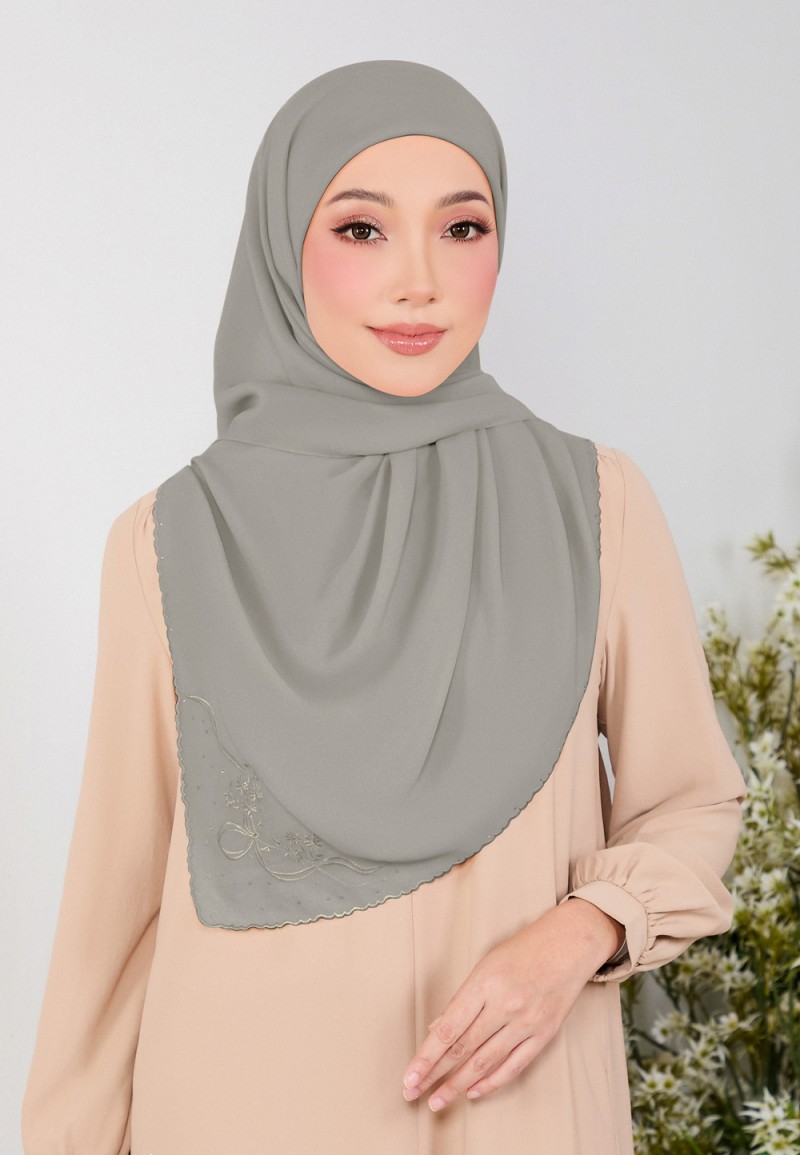 SQ FLUERITH PLAIN EMBROIDERY DIAMOND
