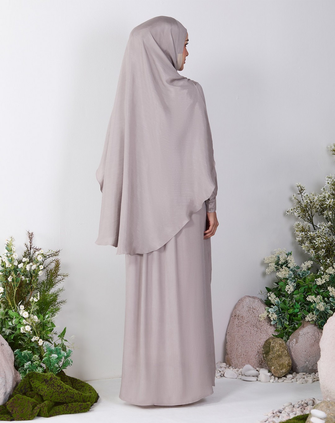 HASNAA JUBAH