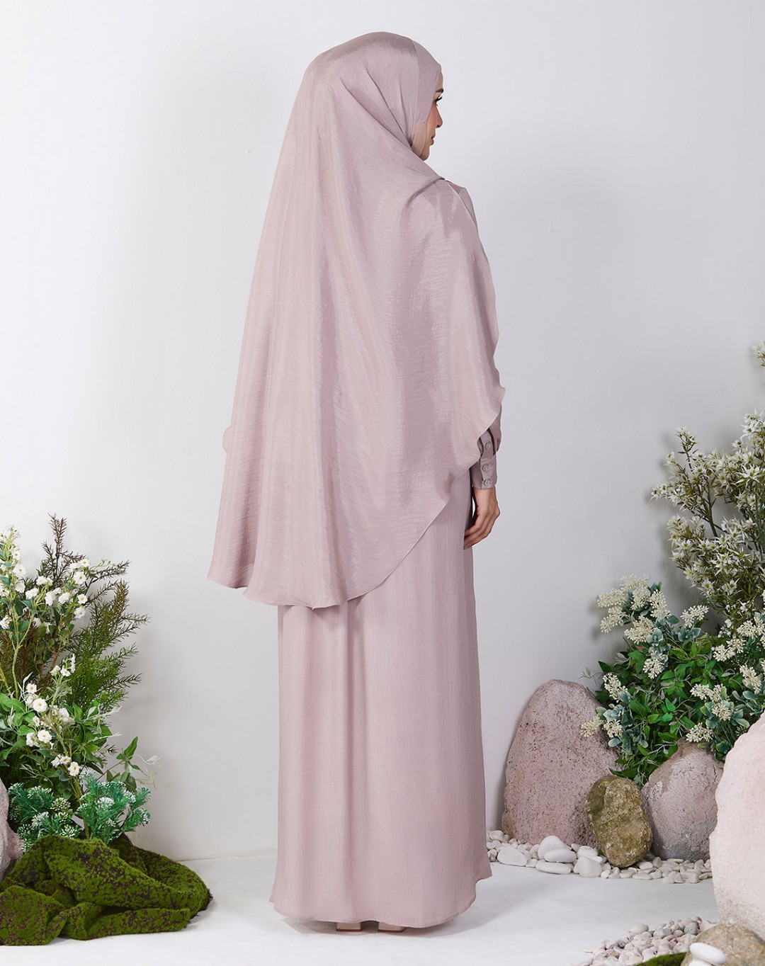 HASNAA JUBAH
