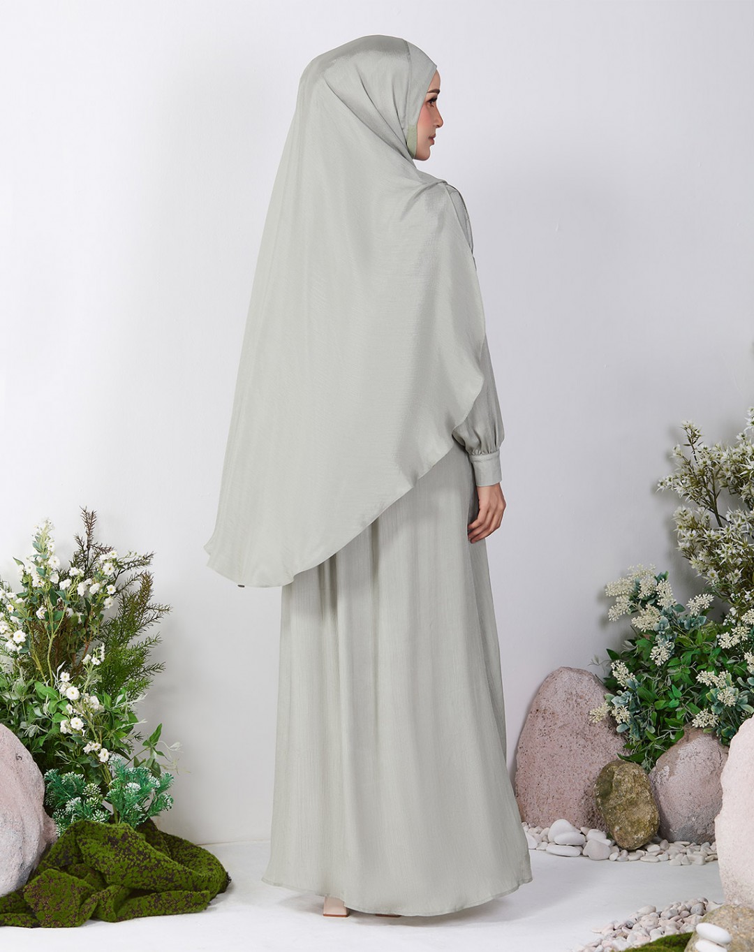HASNAA JUBAH
