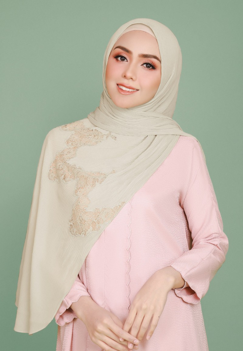 SHAWL PRETTY PLEATS LACE DIAMOND 298