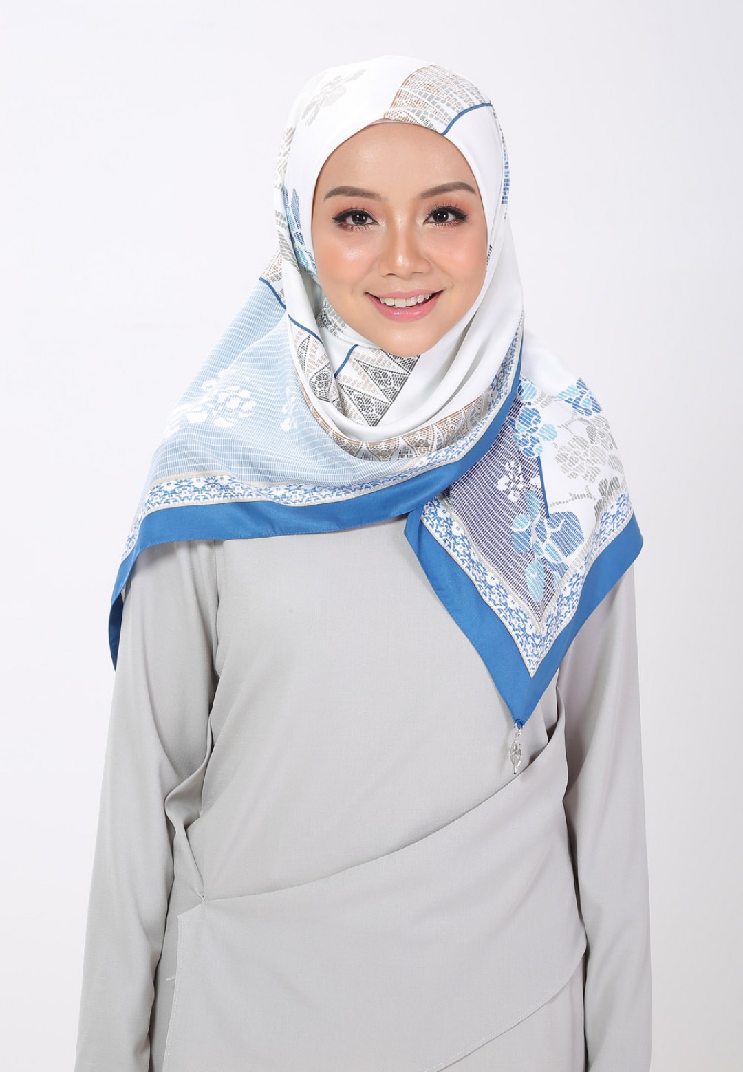 SQ TUN FATIMAH WITH CHARM 289