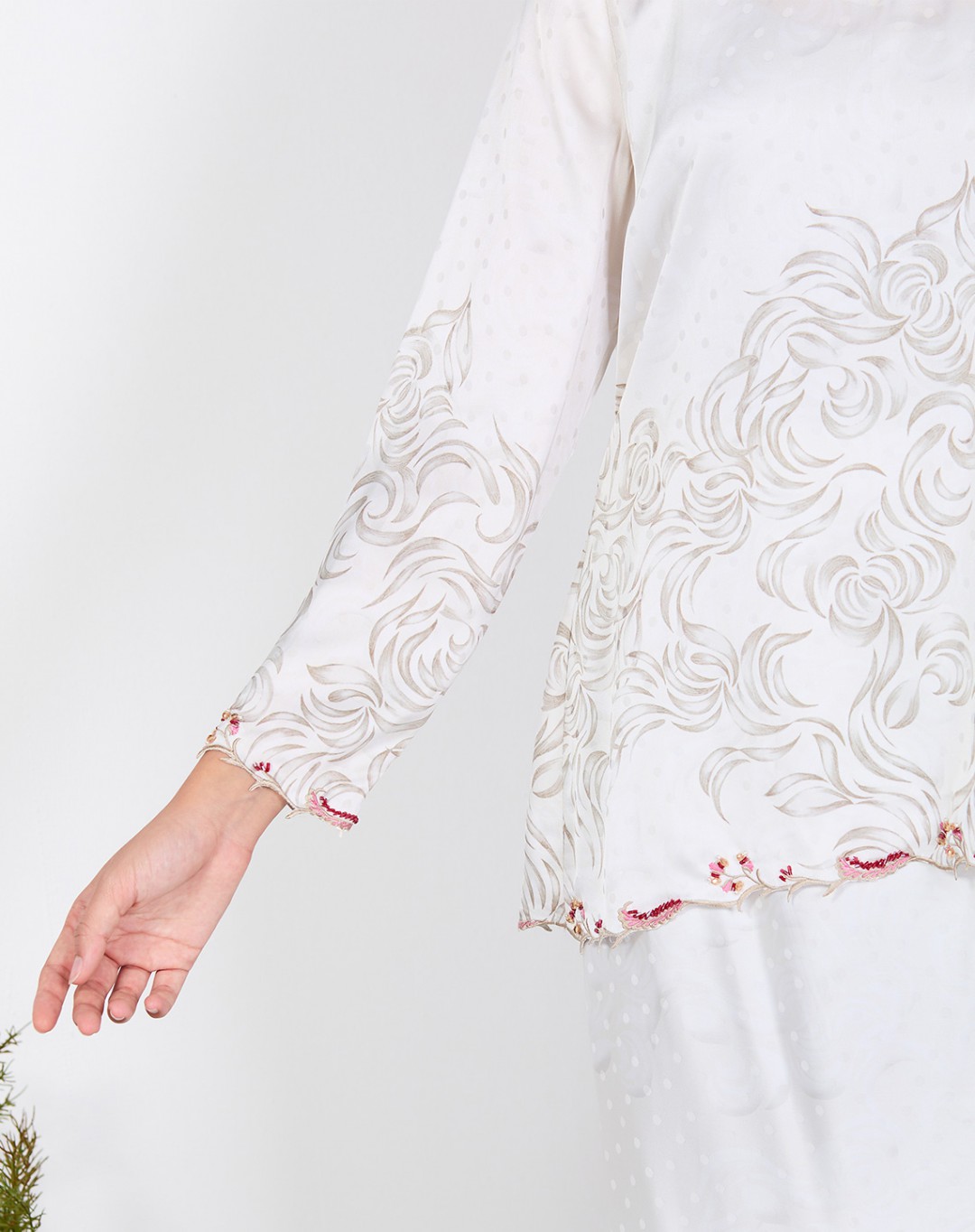 LEANA BAJU KURUNG