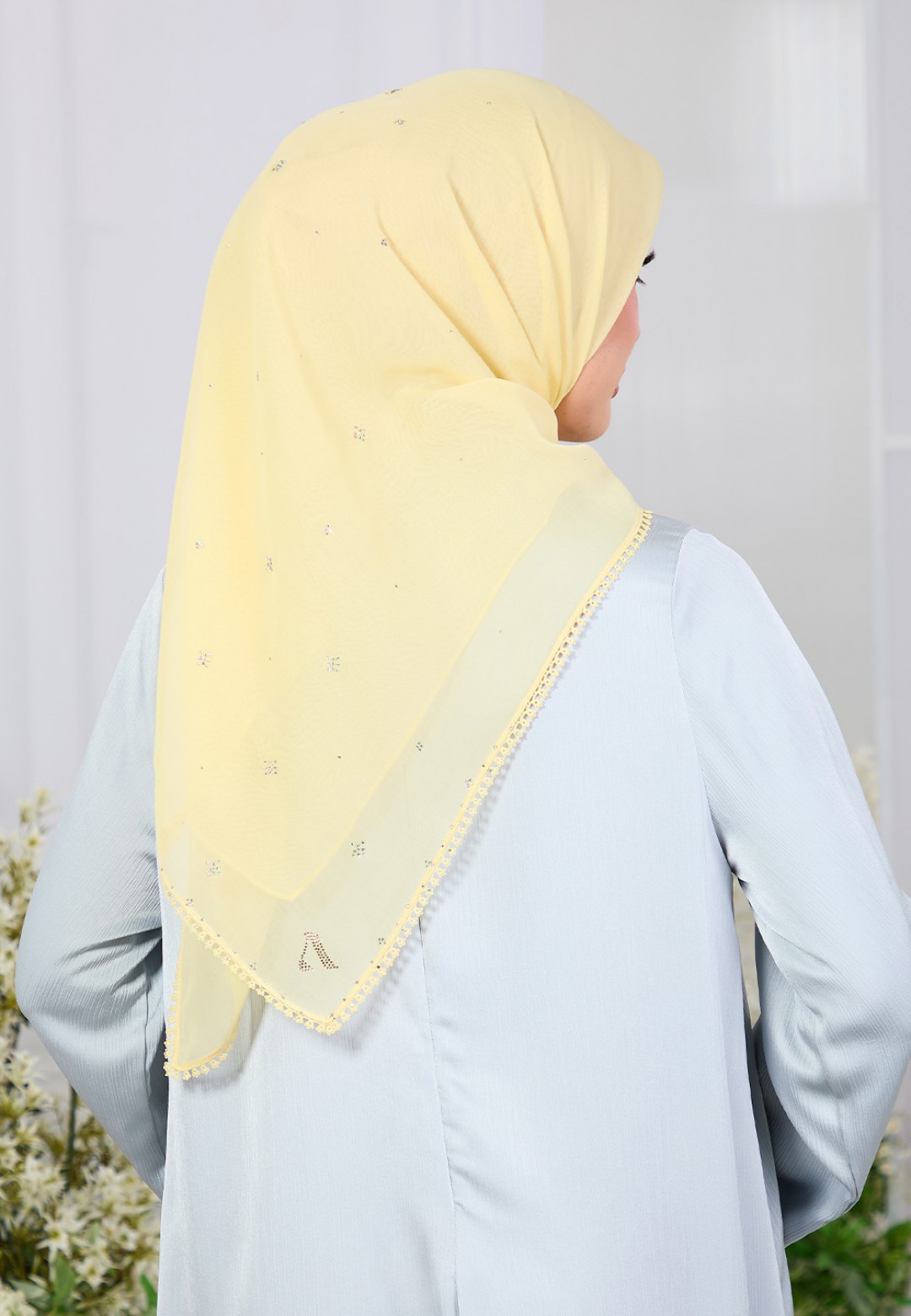 SQ ELVA BLUME VOILE LACE DIAMOND