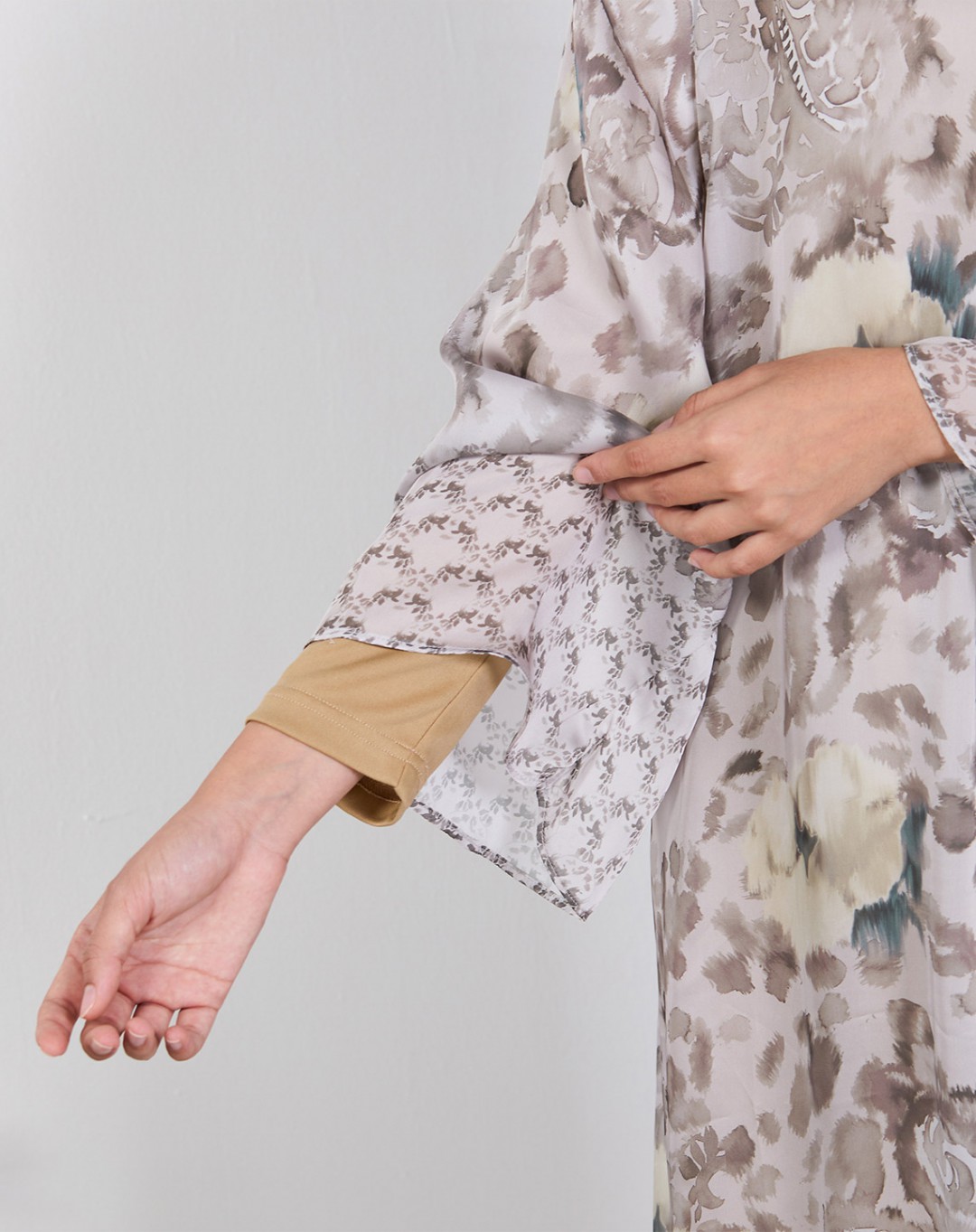 LEYANA KAFTAN