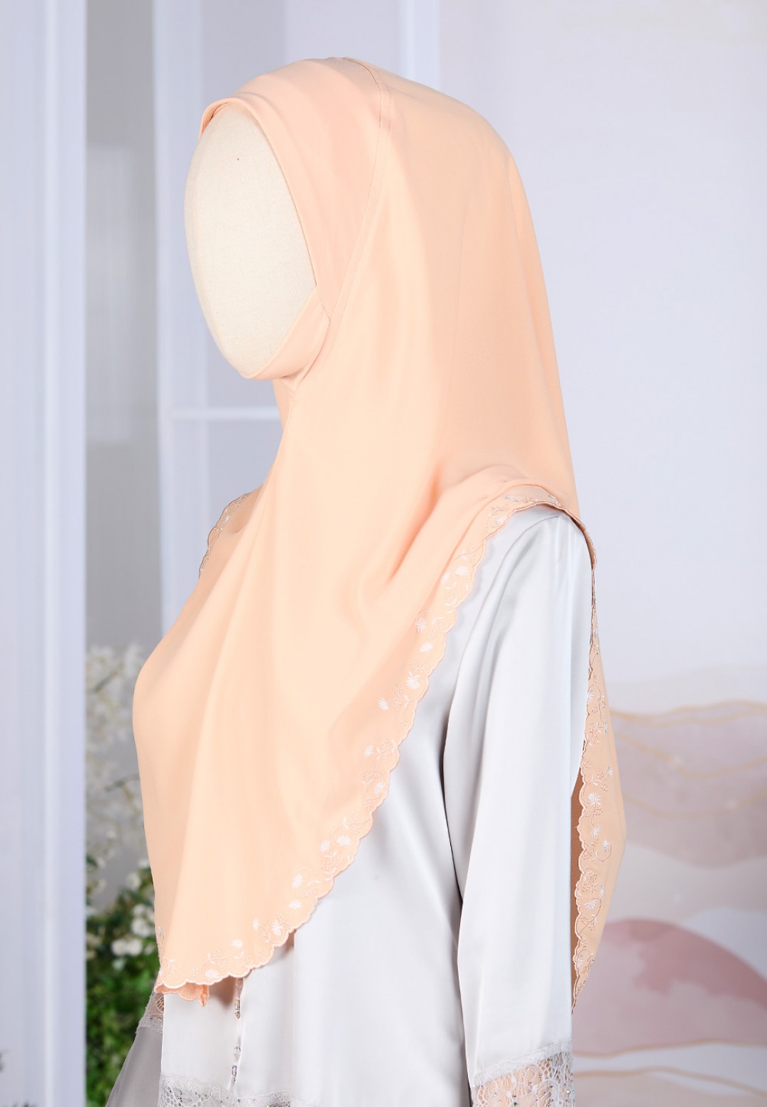 TIARA IRISBLOOM PLAIN EMBROIDERY