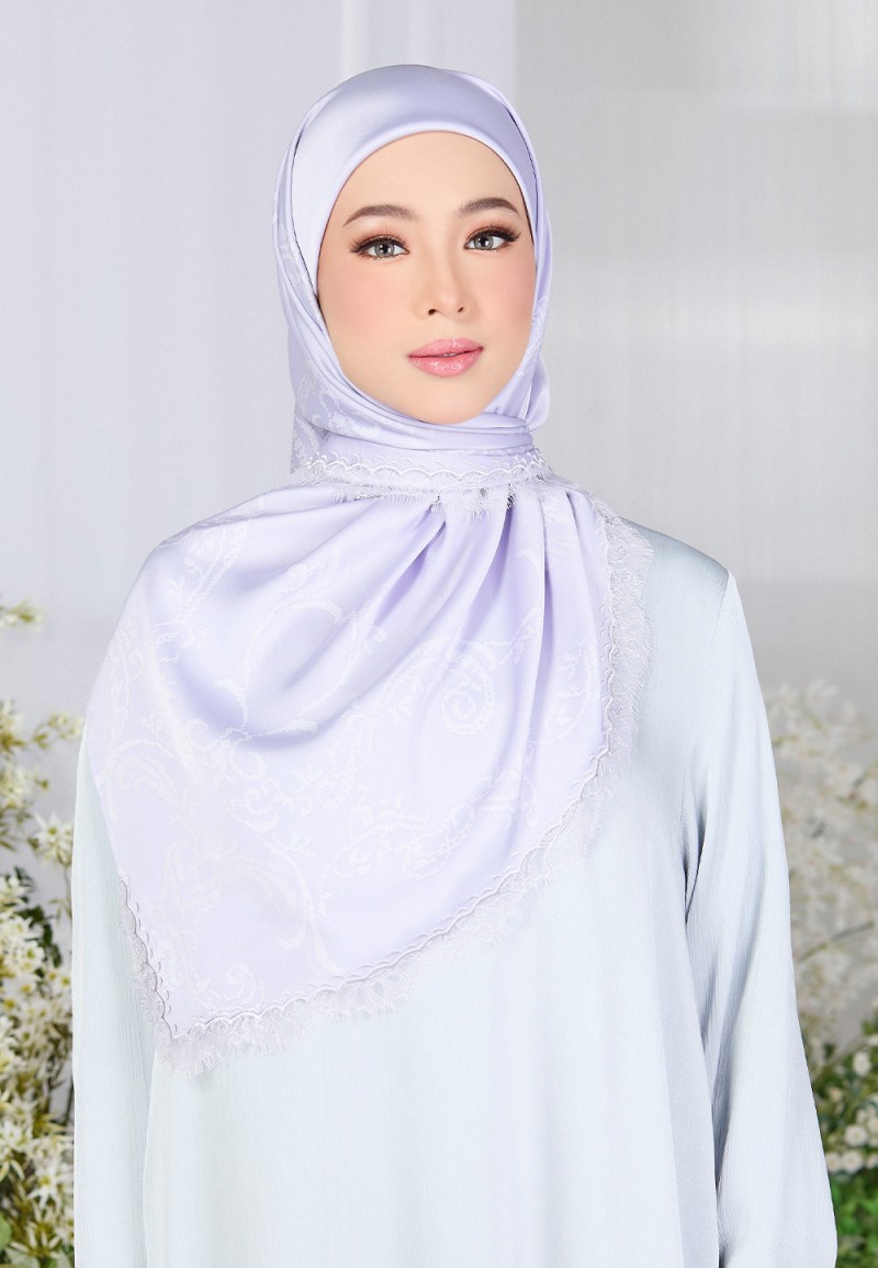 SQ ADELLA PRINTED WITH LACE