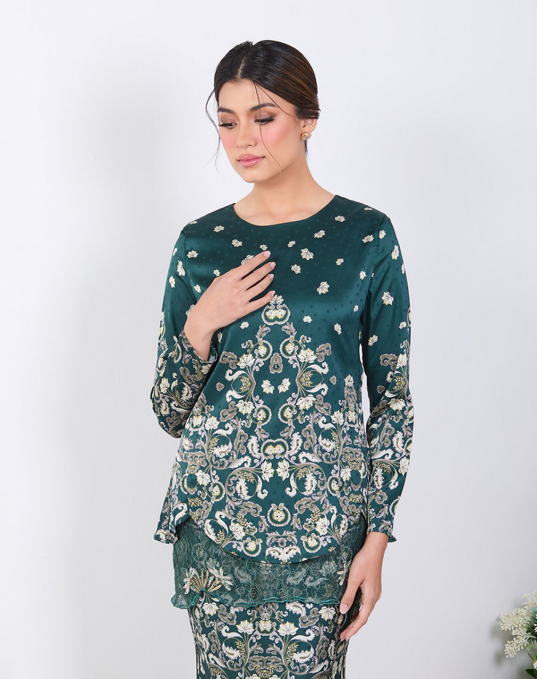 MAREELA BAJU KURUNG