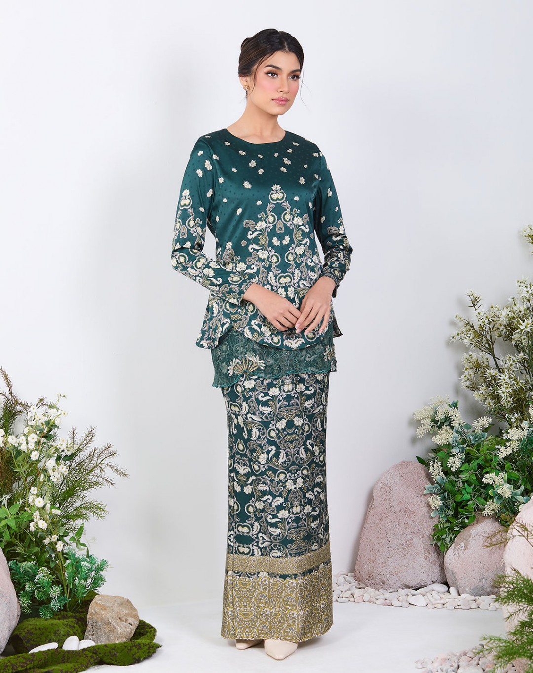 MAREELA BAJU KURUNG