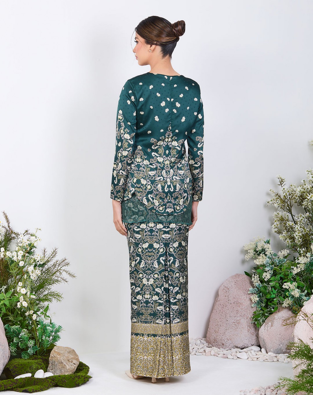 MAREELA BAJU KURUNG
