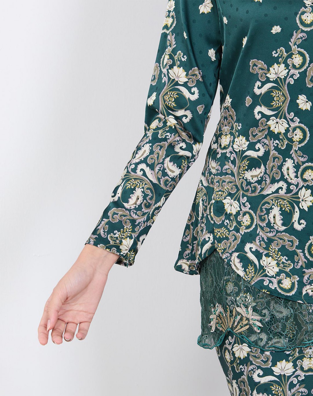 MAREELA BAJU KURUNG